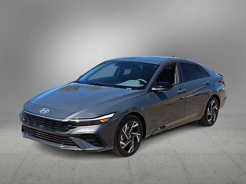 New 2025 Hyundai Elantra Sport FWD image 4