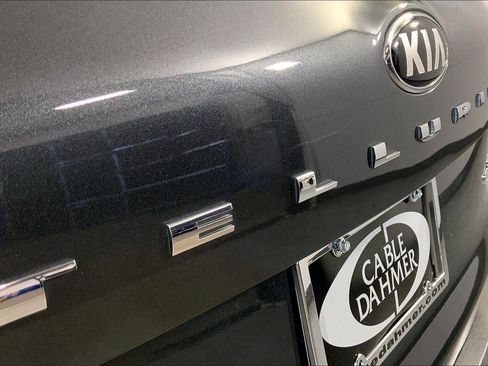 Used 2021 Kia Telluride SX w/ SX Prestige Package image 8