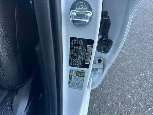 Used 2025 Hyundai Elantra Limited image 31