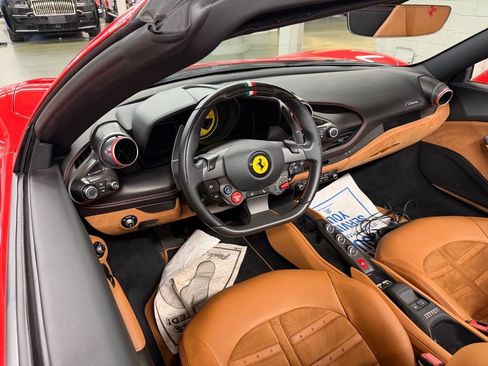Used 2023 Ferrari F8 Tributo RWD image 4