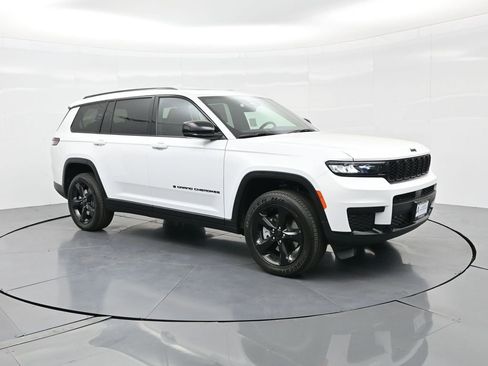 New 2025 Jeep Grand Cherokee L Altitude image 57