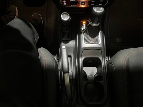 Used 2018 Jeep Wrangler Rubicon AWD/4WD image 20