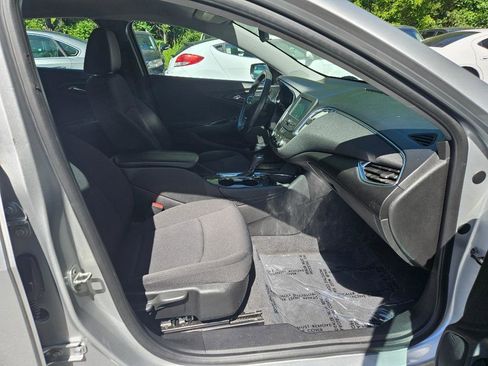 Used 2018 Chevrolet Malibu LT image 35
