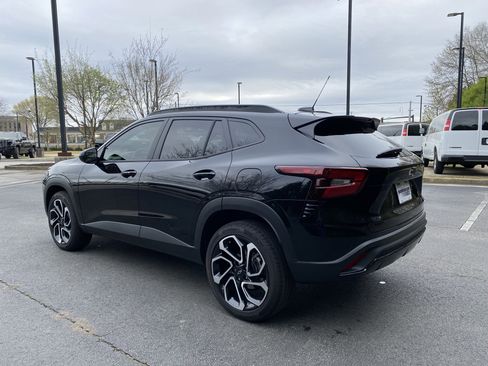 Used 2025 Chevrolet Trax RS image 7