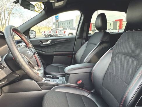 Used 2025 Ford Escape ST-Line image 18