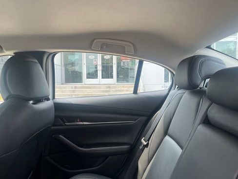 Used 2022 MAZDA MAZDA3 s FWD image 10