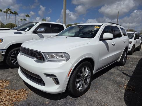 Used 2022 Dodge Durango SXT w/ Anodized Platinum Package image 3