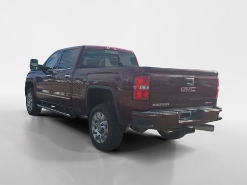Used 2017 GMC Sierra 2500 Denali w/ Duramax Plus Package AWD/4WD image 3