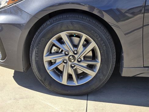 Used 2019 Kia Optima LX image 17