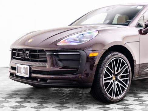 Certified 2026 Porsche Macan AWD/4WD image 38