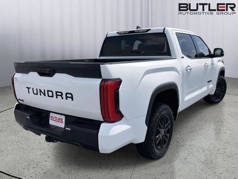 Used 2025 Toyota Tundra SR5 w/ SR5 Premium Package AWD/4WD image 5