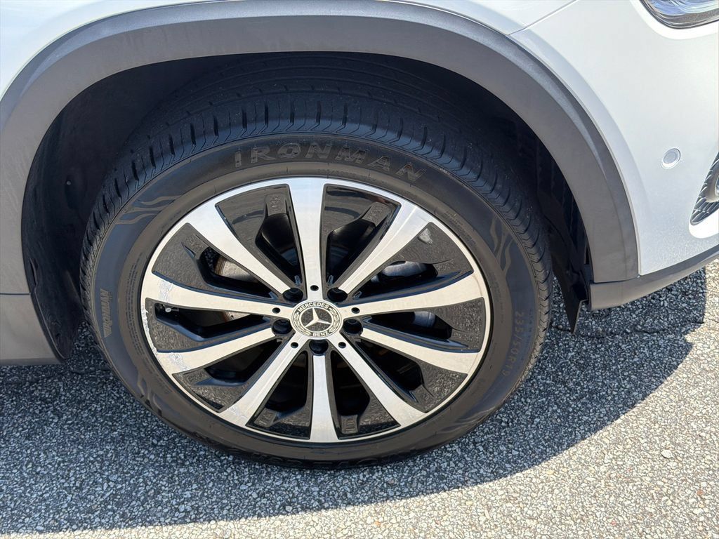 Used 2021 Mercedes-Benz GLB 250 w/ Premium Package image 12