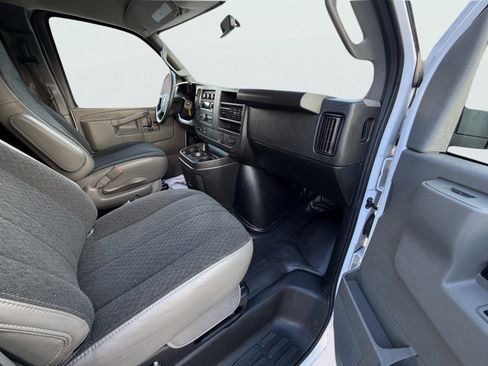 Used 2024 GMC Savana 2500 w/ Driver Convenience Package RWD image 15