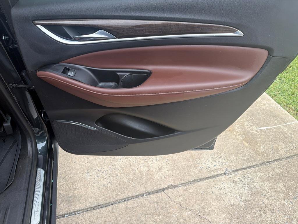 Used 2018 Buick Enclave Avenir w/ Avenir Technology Package FWD image 36
