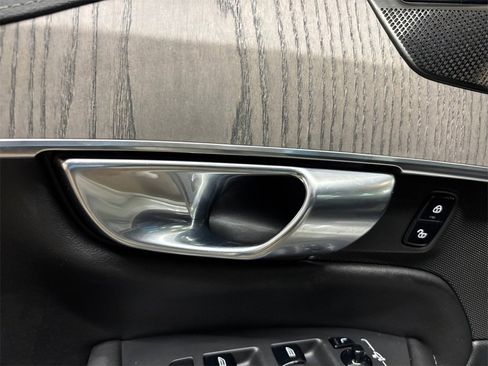 Certified 2023 Volvo XC90 B6 Ultimate image 12