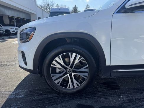 Used 2026 Mercedes-Benz GLB 250 4MATIC image 9