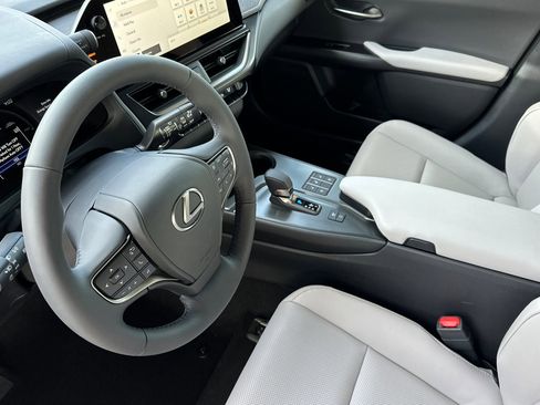 New 2026 Lexus UX 300h FWD image 10