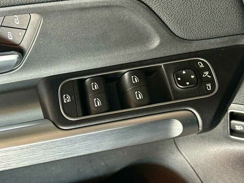 Certified 2022 Mercedes-Benz EQB 350 4MATIC image 12