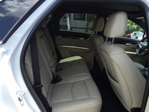 Used 2017 Cadillac XT5 Luxury image 51
