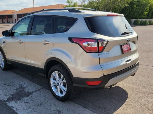 Used 2017 Ford Escape SE w/ Equipment Group 201A AWD/4WD image 8