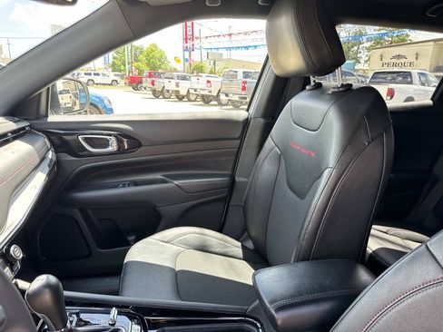 Used 2025 Jeep Compass Trailhawk AWD/4WD image 15