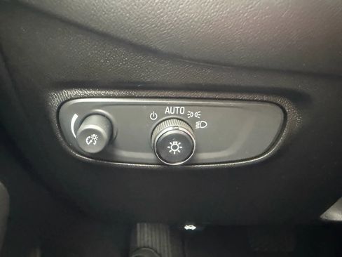 Used 2020 Chevrolet Equinox LT image 24