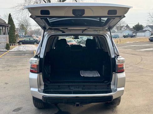 Used 2019 Toyota 4Runner TRD Off-Road AWD/4WD image 29