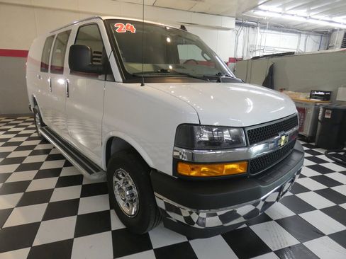 Used 2024 Chevrolet Express 2500 w/ Driver Convenience Package image 3