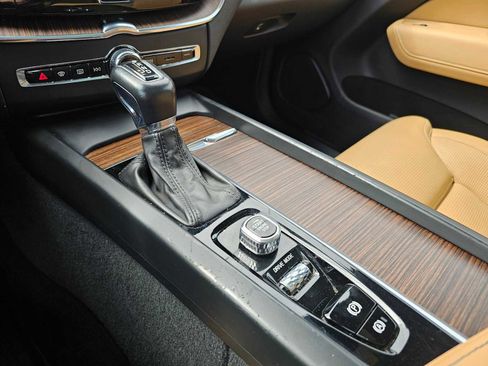 Used 2021 Volvo XC60 T5 Inscription w/ Protection Package Premier image 34