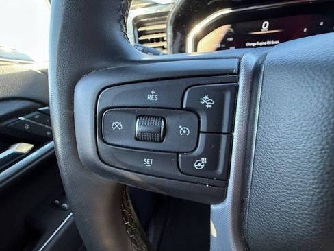 Used 2025 GMC Sierra 1500 SLT AWD/4WD image 16