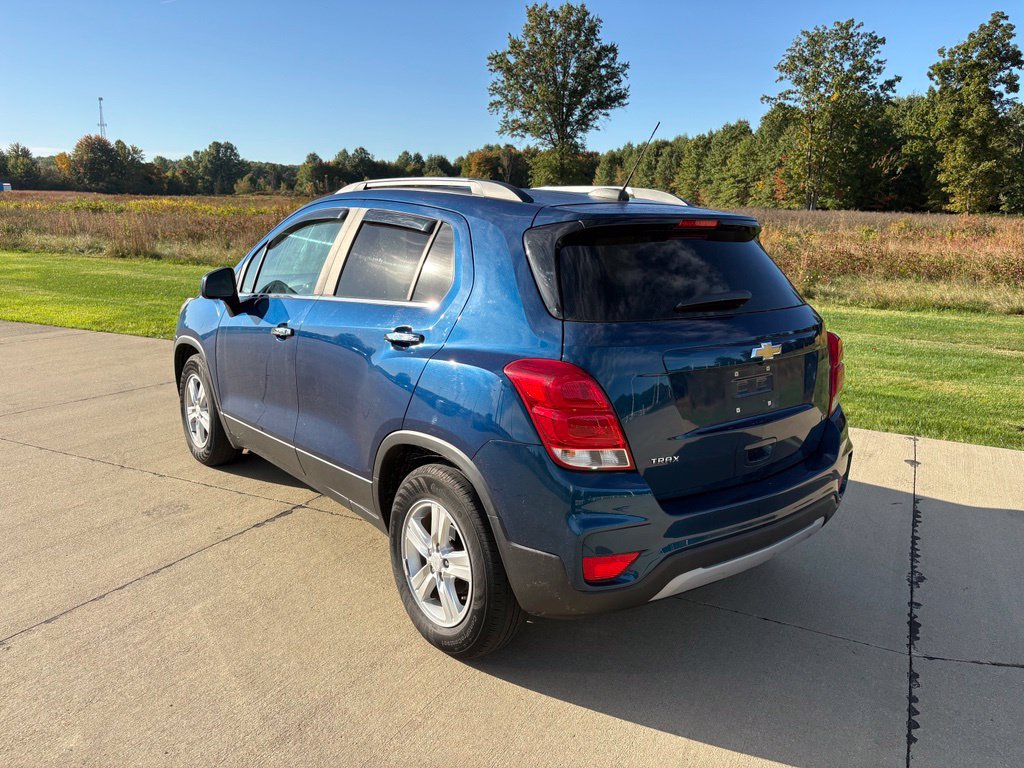 Used 2019 Chevrolet Trax LT w/ LT Convenience Package FWD image 4