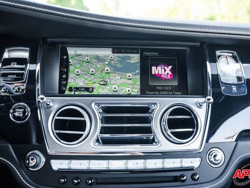 Used 2019 Rolls-Royce Wraith RWD image 16