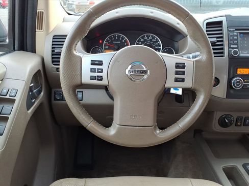 Used 2015 Nissan Frontier SL image 6