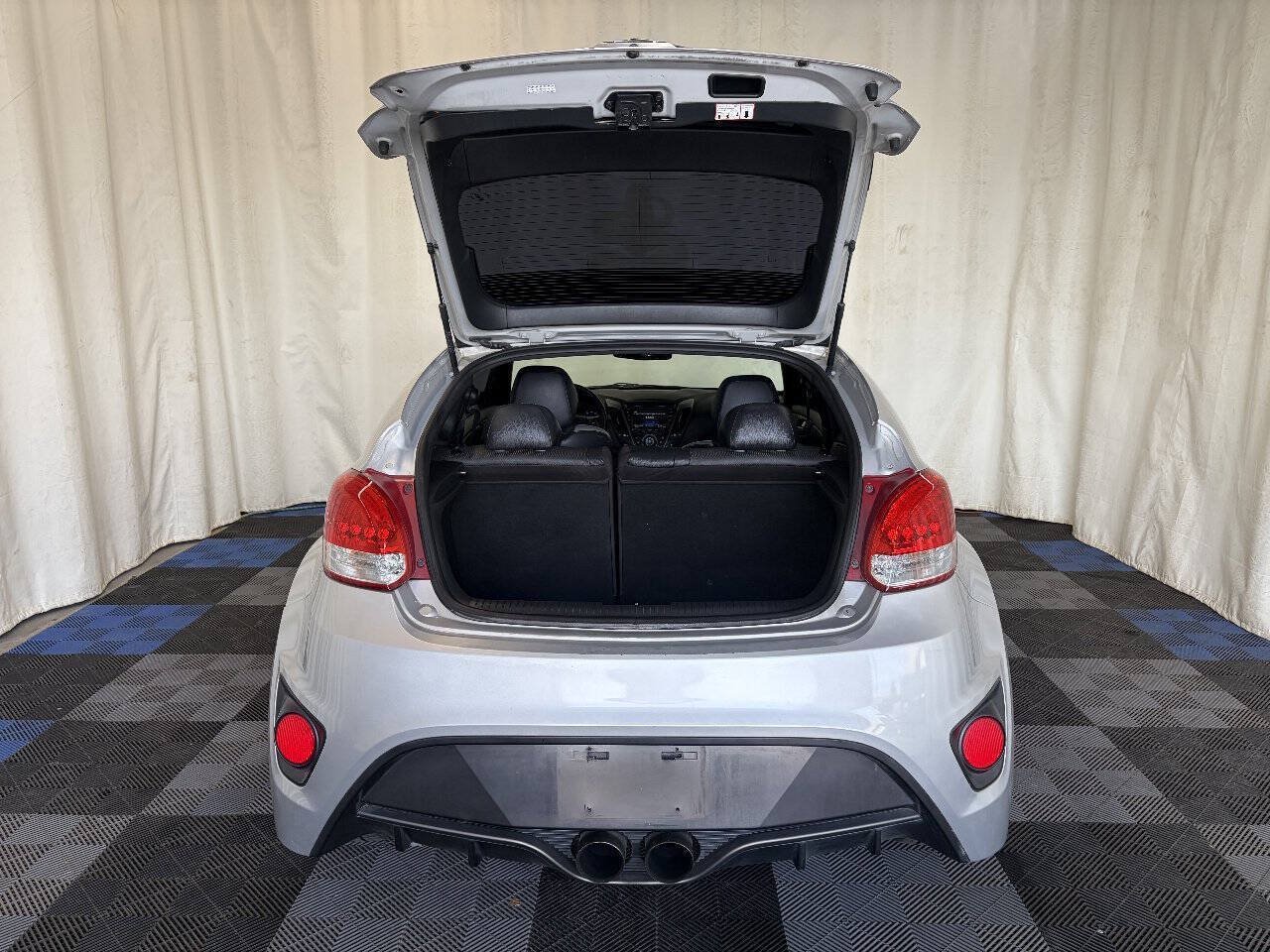 Used 2016 Hyundai Veloster Turbo FWD image 9
