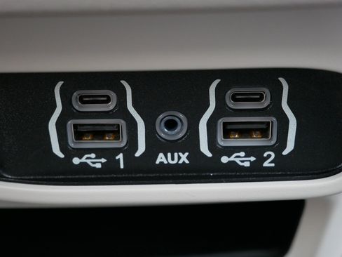 Used 2024 Chrysler Pacifica Touring-L FWD image 29