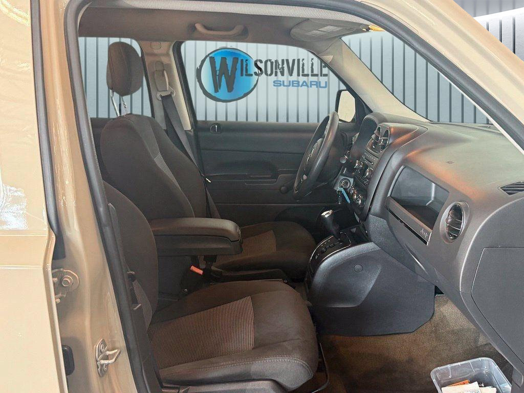 Used 2016 Jeep Patriot Sport FWD image 5