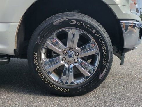 Used 2019 Ford F150 XLT w/ Equipment Group 302A Luxury image 11