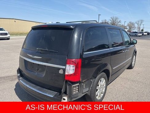 Used 2016 Chrysler Town & Country Touring w/ Driver Convenience Group image 5