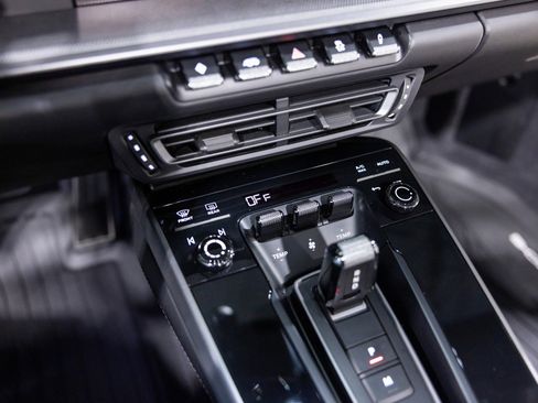 Used 2024 Porsche 911 Carrera S w/ Sport Package image 38