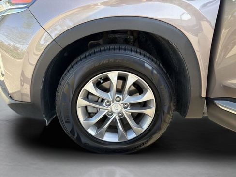 Used 2019 Hyundai Santa Fe SE image 25