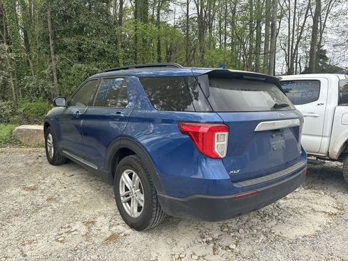 Used 2020 Ford Explorer XLT image 3