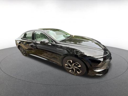 Used 2025 Hyundai Sonata SEL FWD image 2