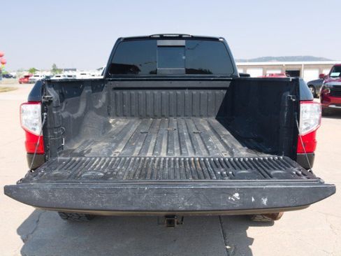 Used 2017 Nissan Titan PRO-4X AWD/4WD image 5