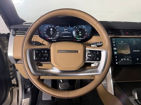 Used 2025 Land Rover Range Rover SE AWD/4WD image 17