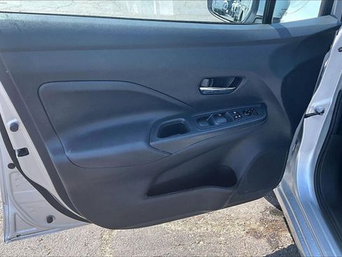 Used 2025 Nissan Versa SV FWD image 24