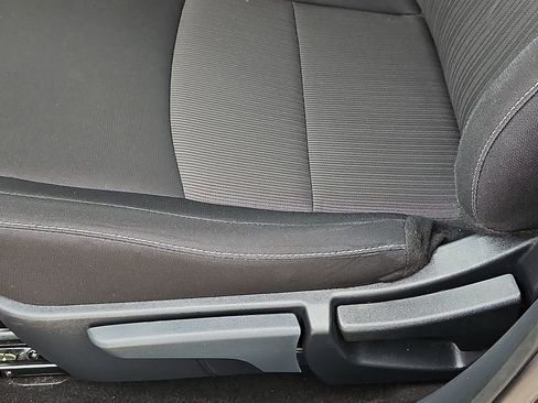 Used 2025 Nissan Sentra SV image 21