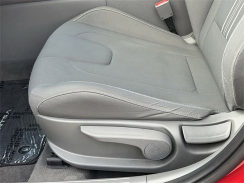 Used 2023 Hyundai Elantra SEL w/ Convenience Package image 25