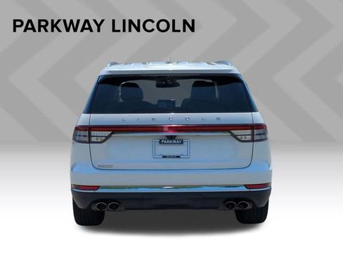 Used 2021 Lincoln Aviator Reserve w/ Equipment Group 202A AWD/4WD image 4