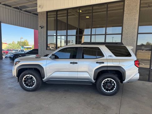 Used 2025 Toyota 4Runner TRD Off-Road image 2