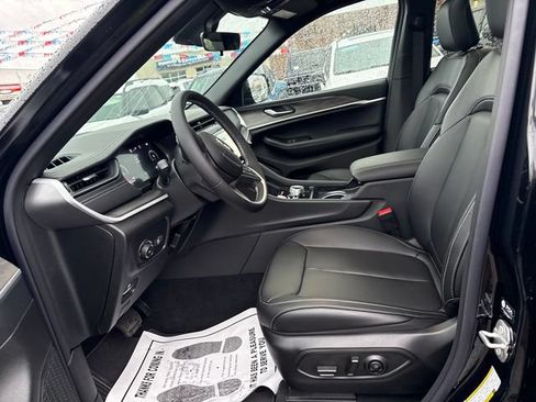New 2026 Jeep Grand Cherokee Limited w/ Limited Altitude Package AWD/4WD image 8